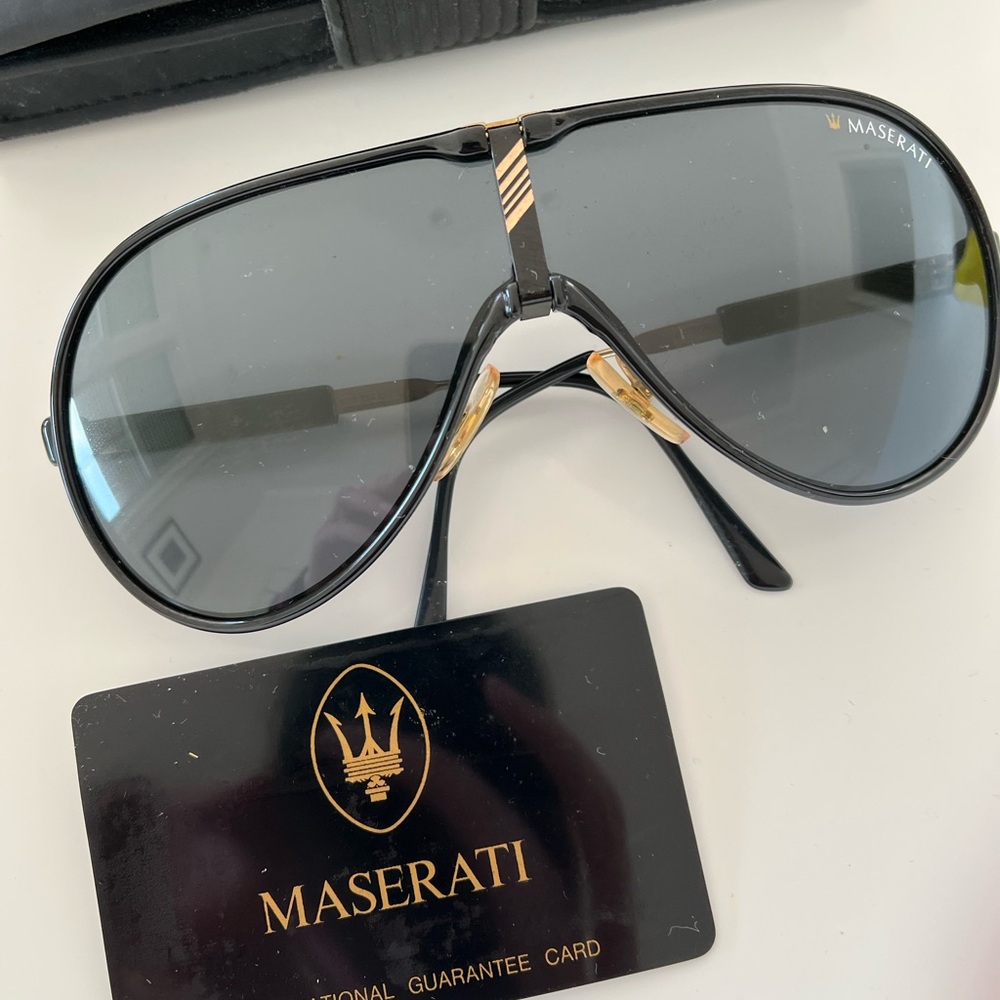 MASERATI VINTAGE SUNGLASSES 1987. Certification attached. 2 extra lenses, w/case